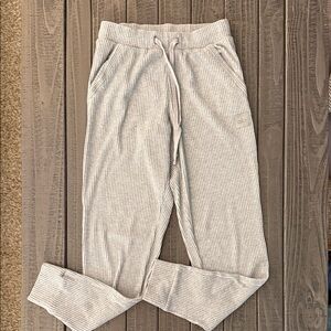 ALO Yoga Light Gray Striped Jogger Sweatpants
